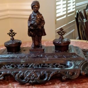 Exquisite bronze desk set